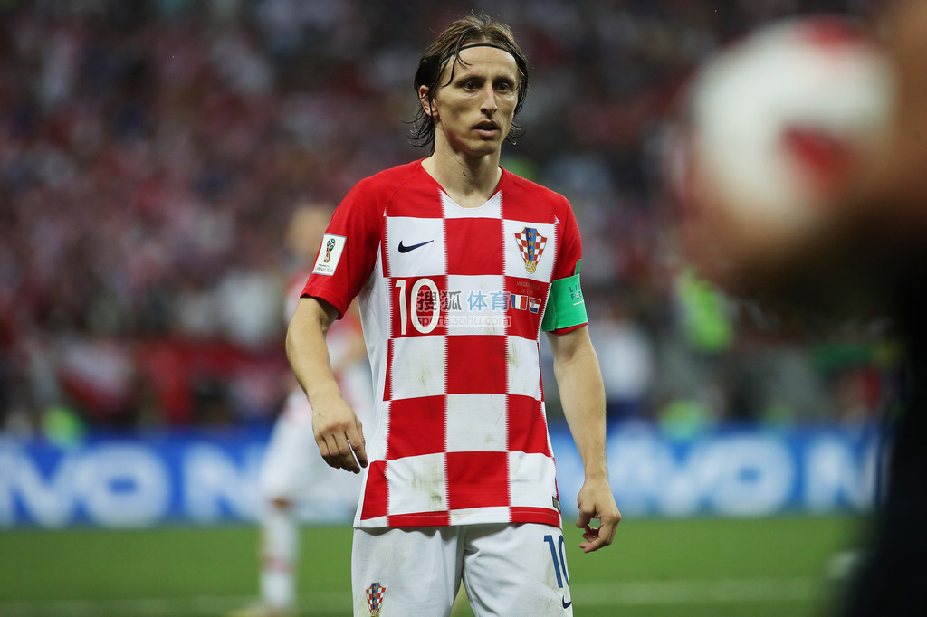 两粒禁区外欧冠进球被拿来与皮耶罗比较，福登：我很荣幸